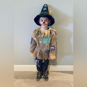 Charming Scarecrow Costume with Hat
